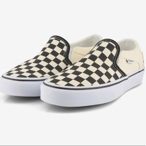 women’s checkered vans